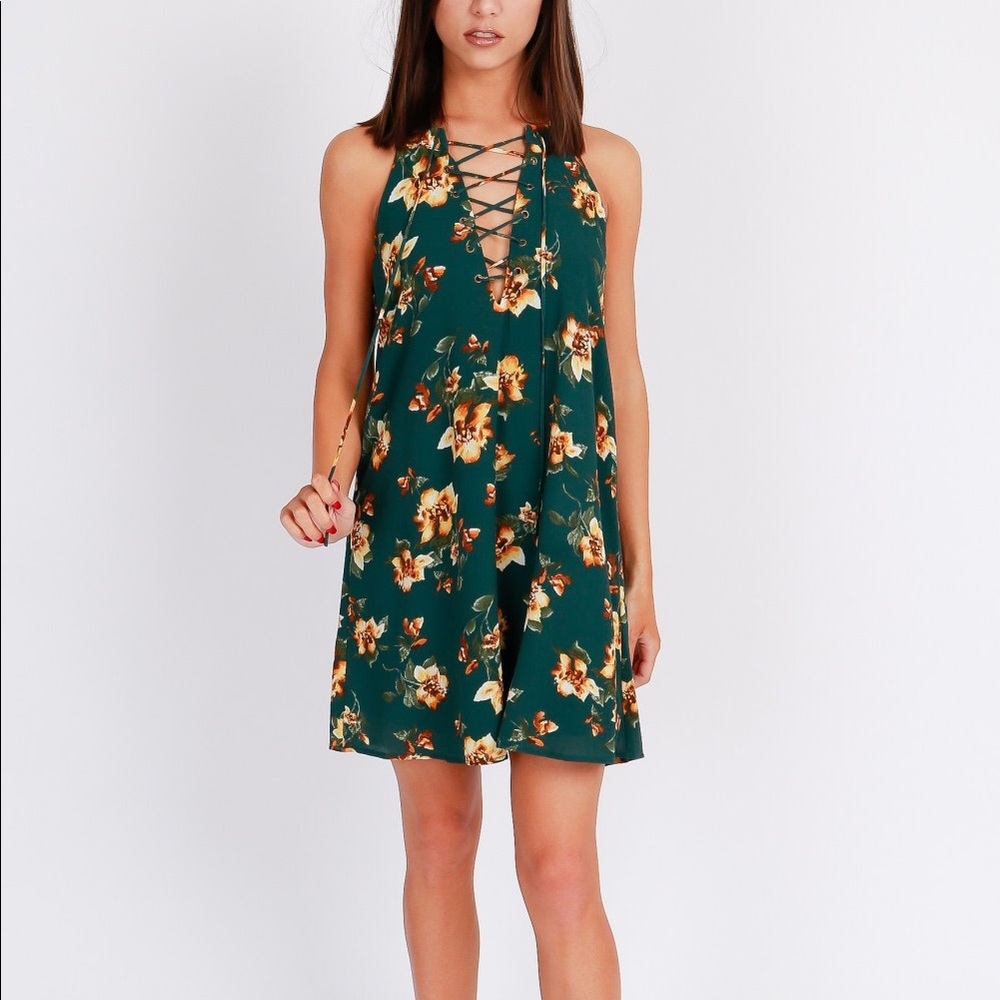 Sweet Wanderer / Blu Pepper Green Floral Dress